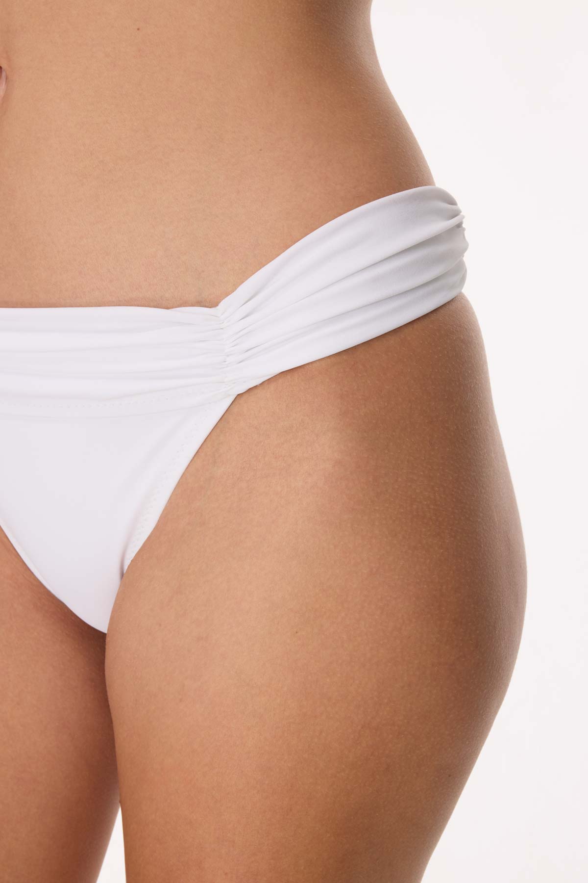 4521 White Bikini