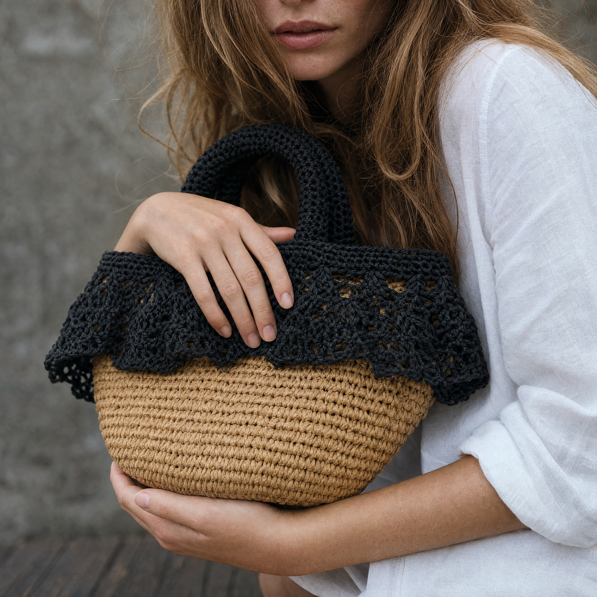 Lace Basket Bag in Black